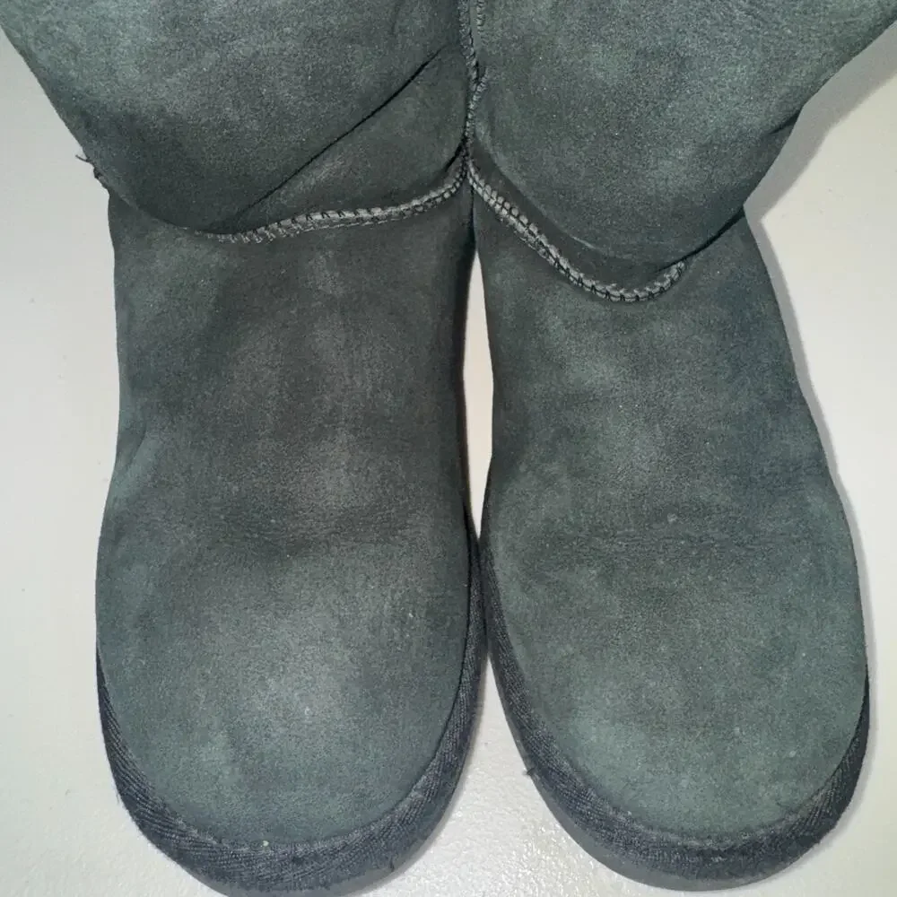 UGG Australia Womens 8 Boot Classic Short Outdoor Winter Warm Cool‎ Weather Cozy